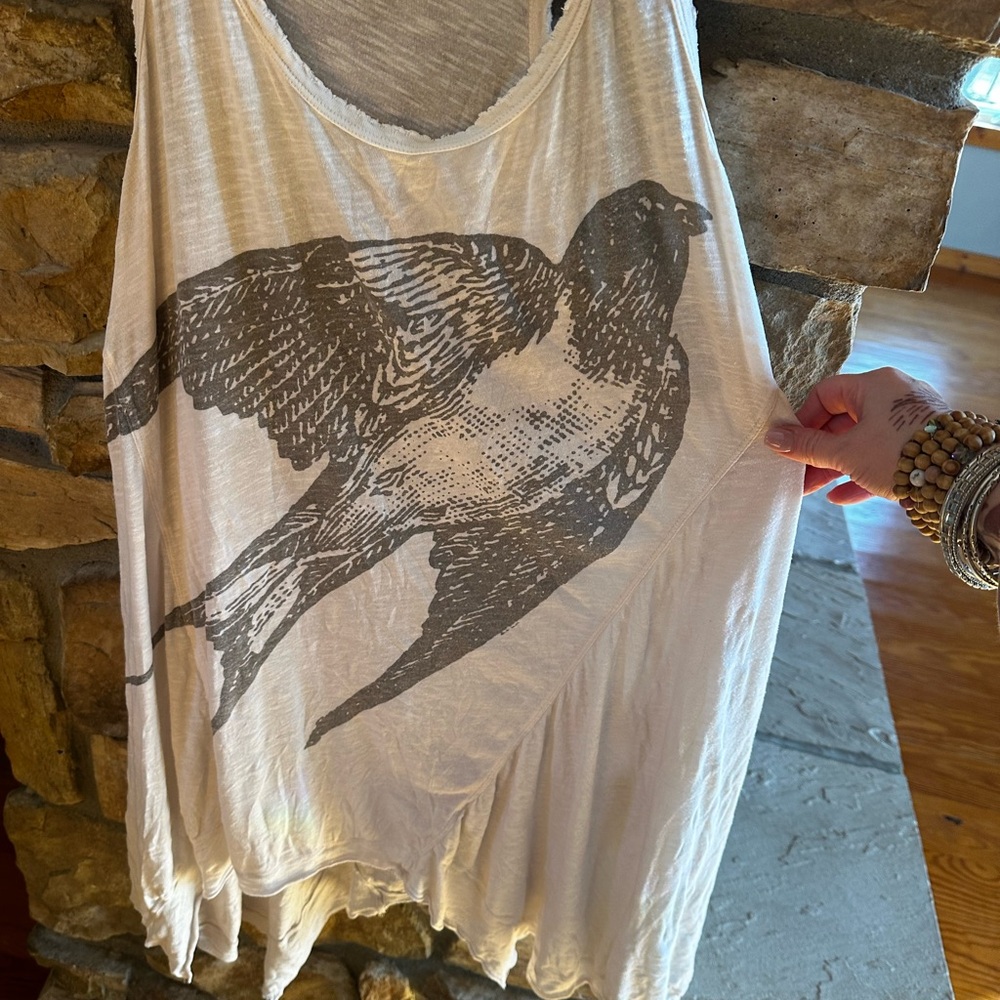 Magnolia Pearl bird Paz tank